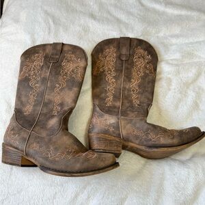 Brown Embroidered Roper Cowboy Boots